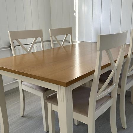 コンスタンツRotes Haus Ueber Den Weinbergenアパートメント エクステリア 写真
